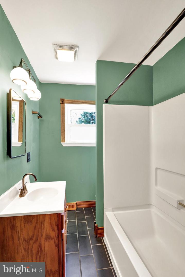 44 Alsace Ave Property Photo 23