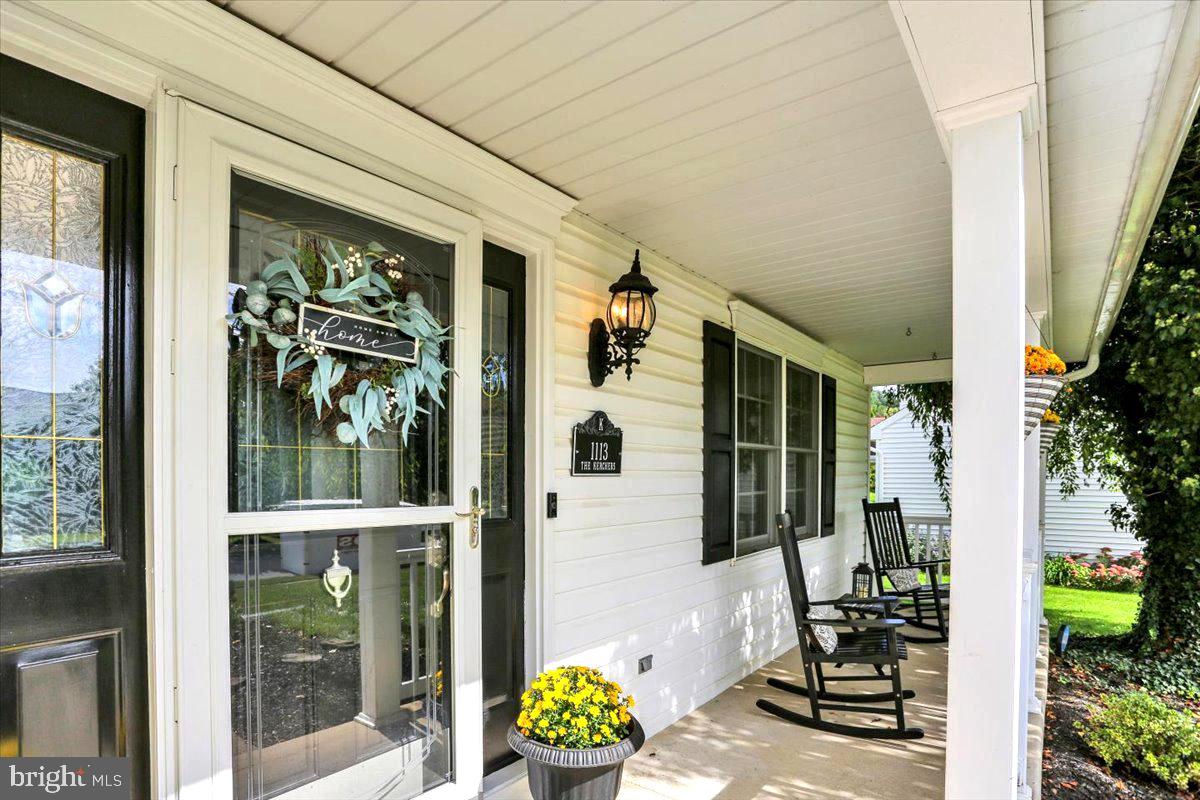 1113 Stonehenge Dr Property Photo 4