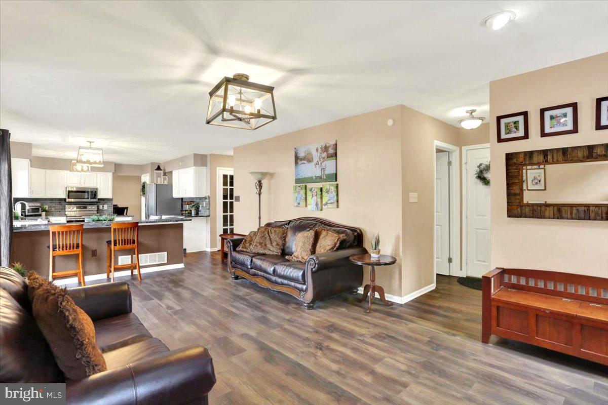 1113 Stonehenge Dr Property Photo 12