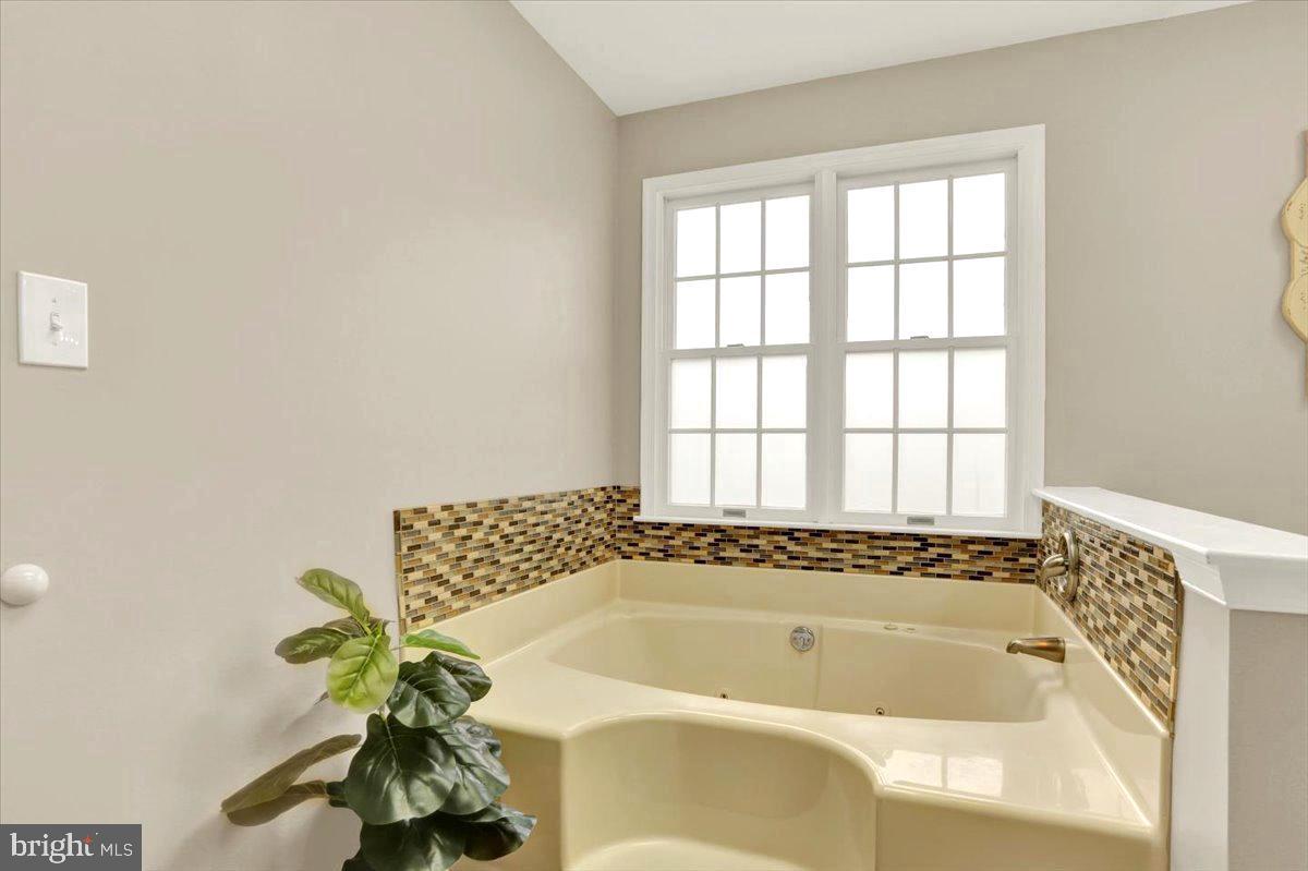 1113 Stonehenge Dr Property Photo 30