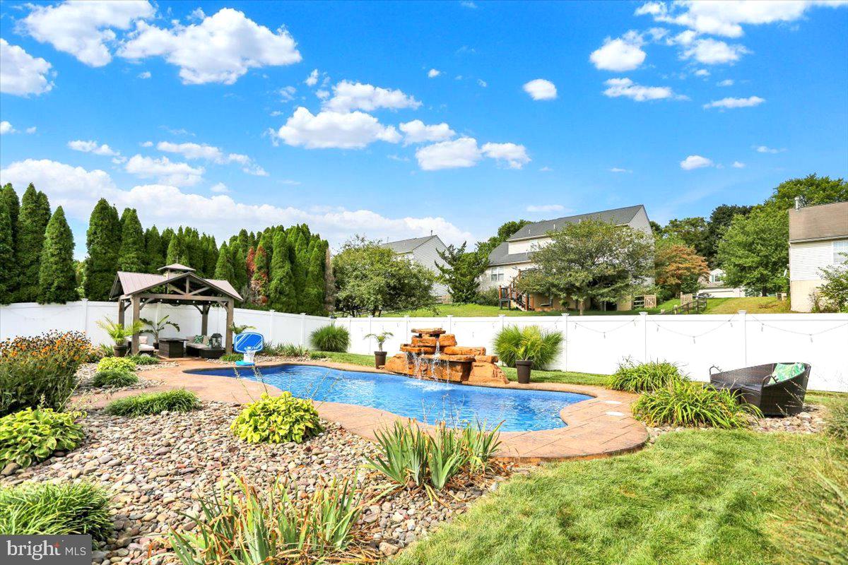 1113 Stonehenge Dr Property Photo 45