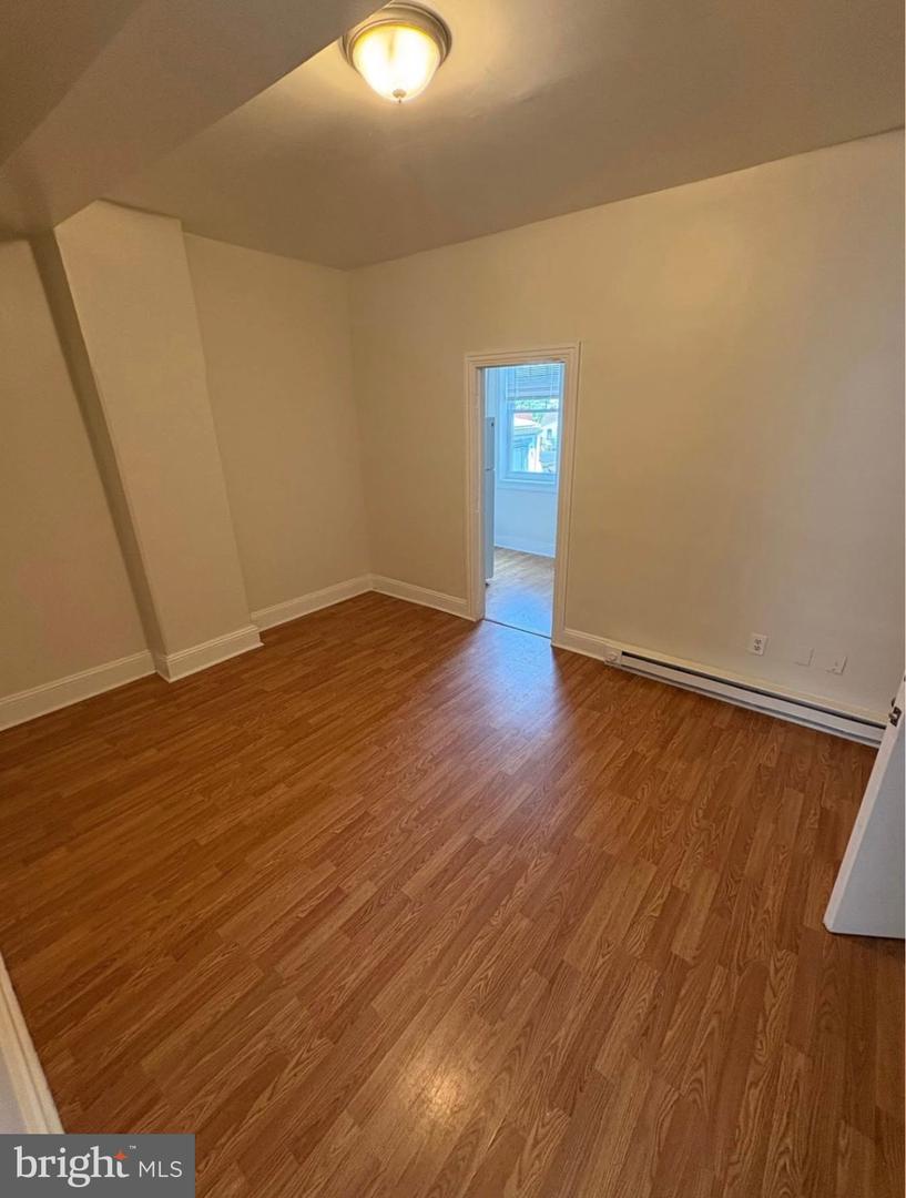 409 Walnut St Property Photo 13