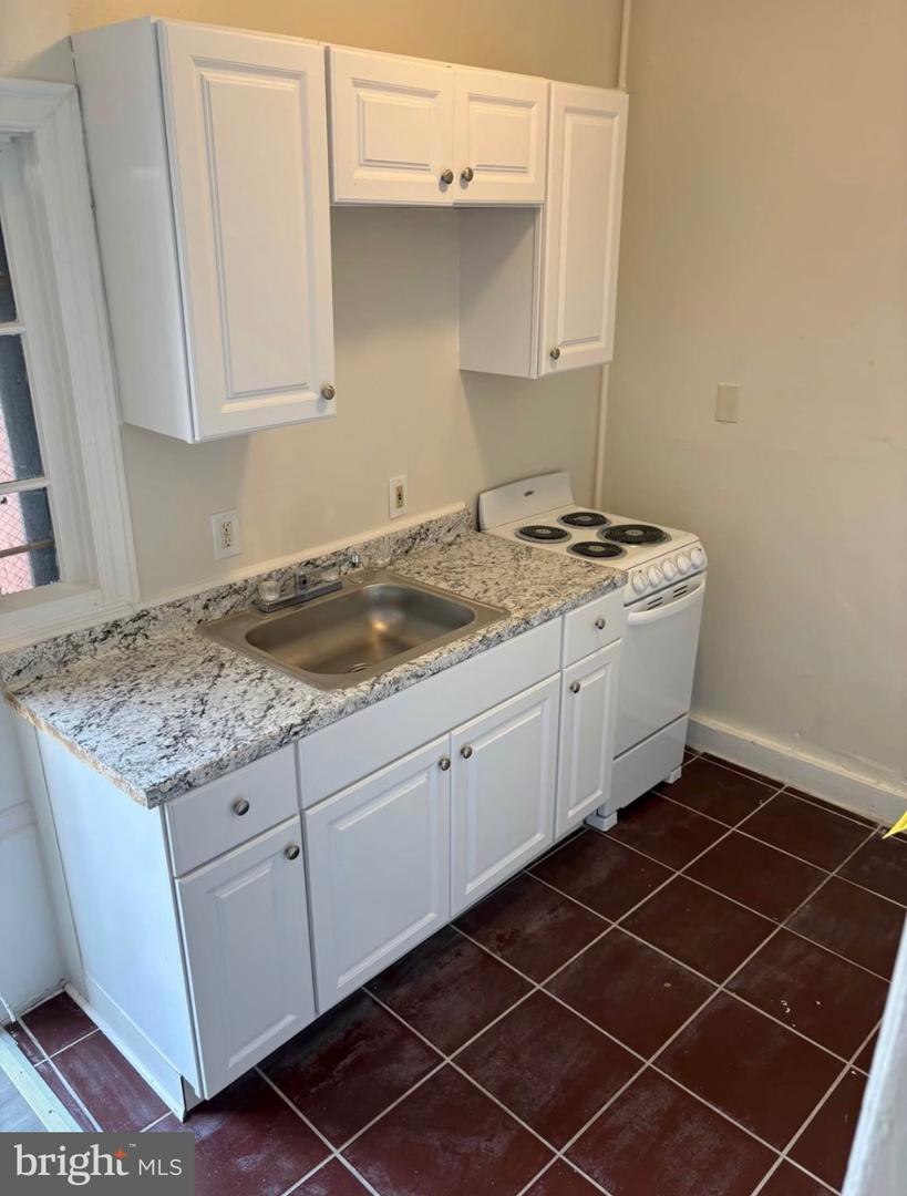 409 Walnut St Property Photo 17