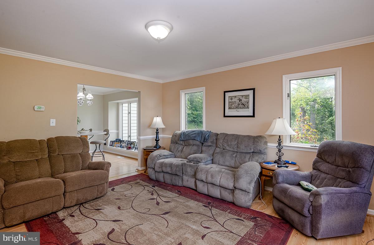 400 Walnut Rd Property Photo 14