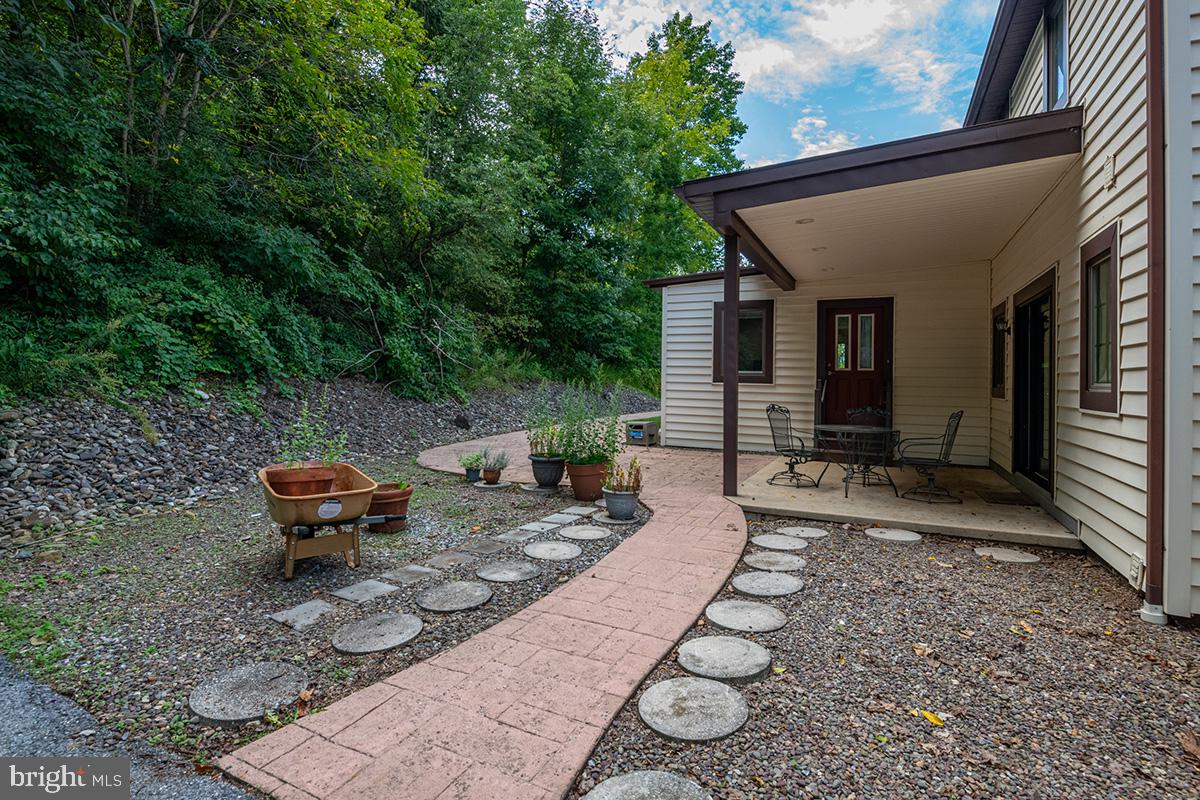 400 Walnut Rd Property Photo 35