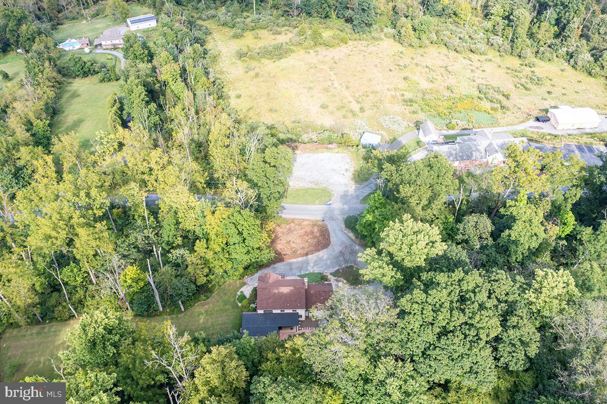 400 Walnut Rd Property Photo 43
