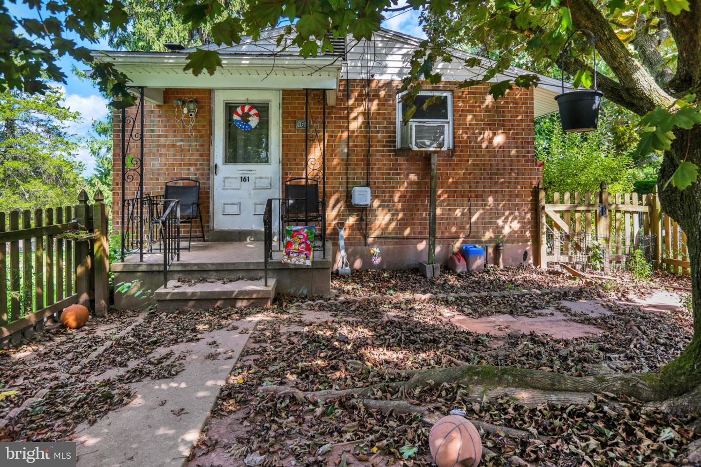 161 Chestnut St Property Photo 1