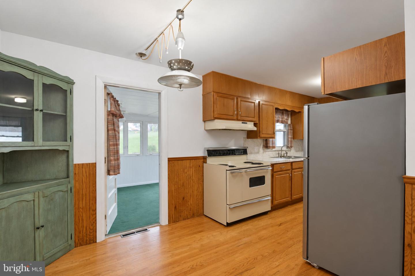 501 S Sterley St Property Photo 8