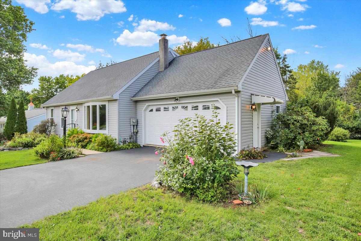 4674 Pheasant Run N Property Photo 2
