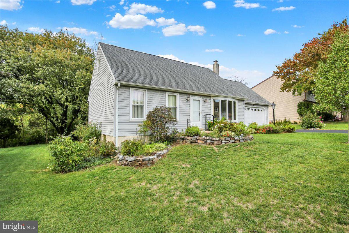 4674 Pheasant Run N Property Photo 3