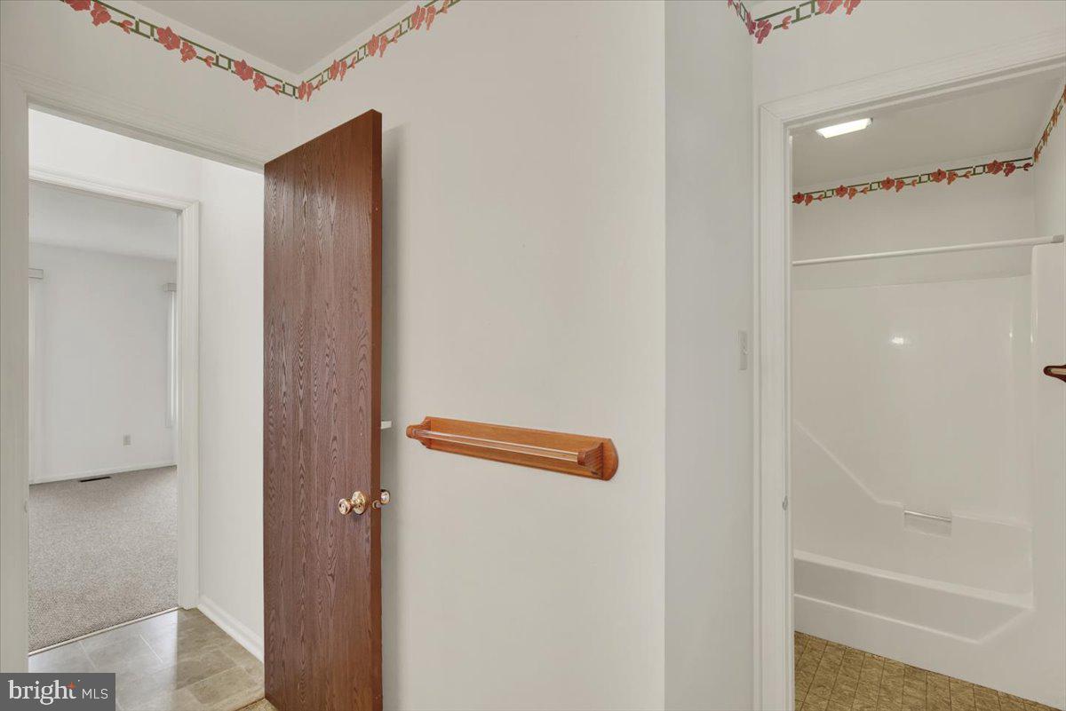 4674 Pheasant Run N Property Photo 16