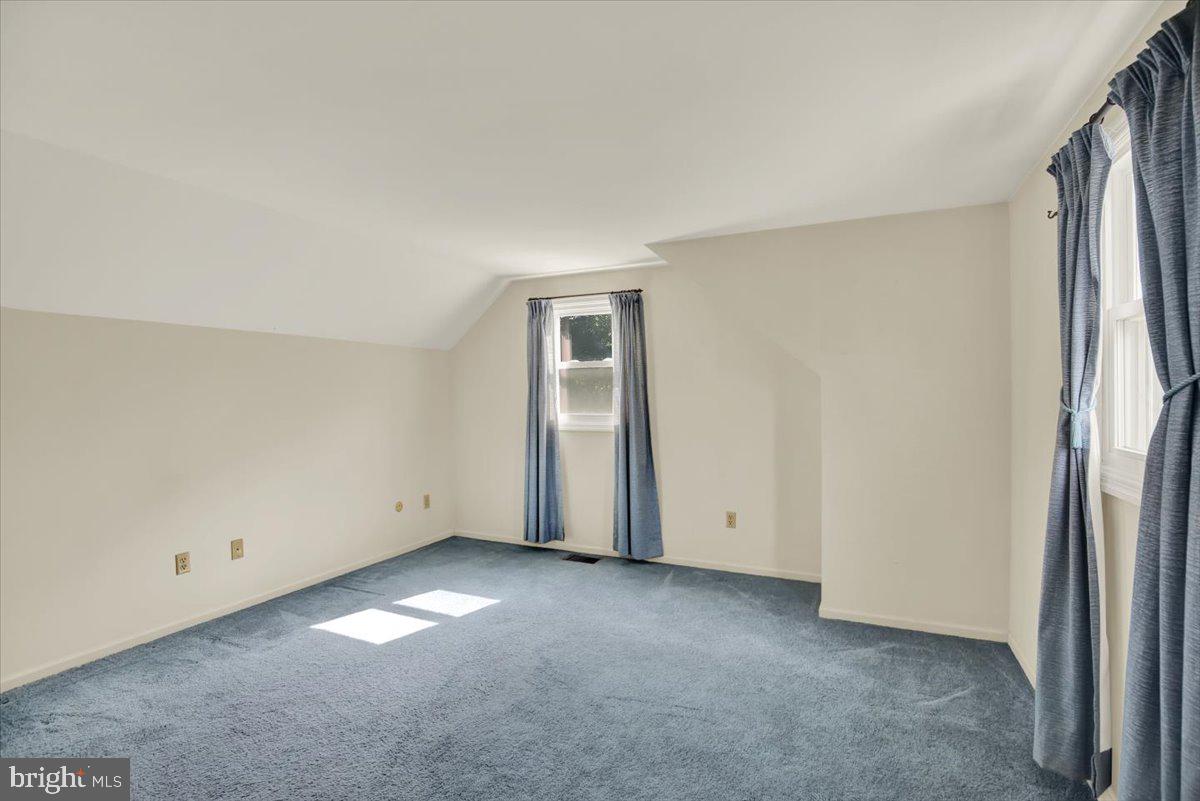 4674 Pheasant Run N Property Photo 20