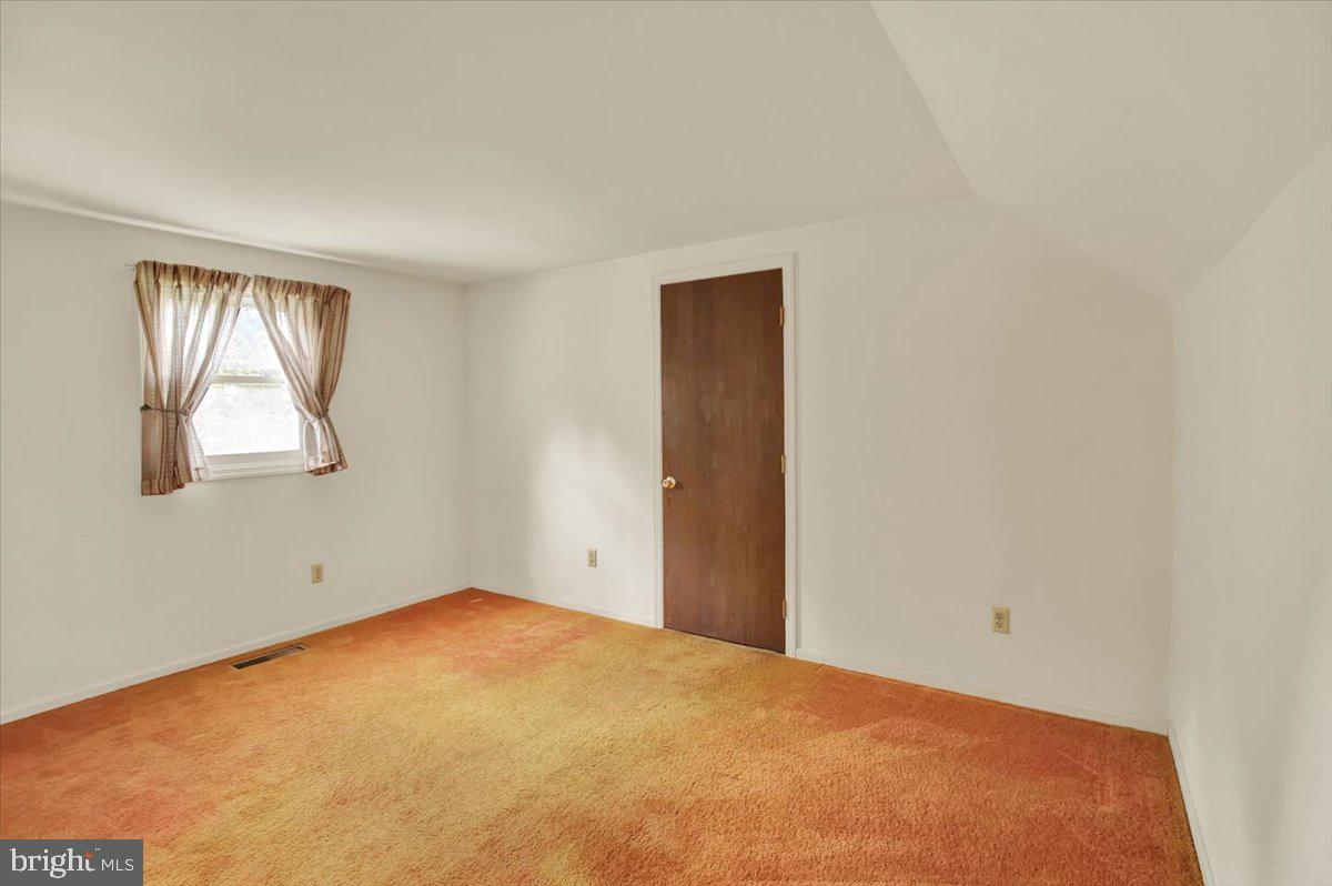 4674 Pheasant Run N Property Photo 23