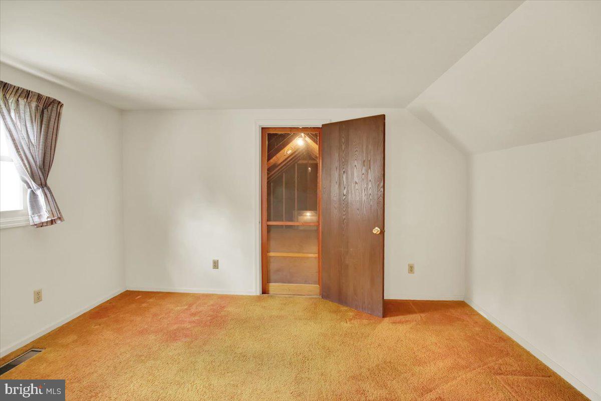 4674 Pheasant Run N Property Photo 24