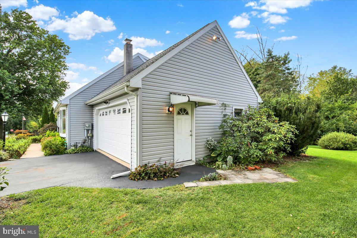 4674 Pheasant Run N Property Photo 26