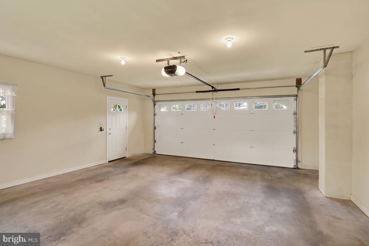 4674 Pheasant Run N Property Photo 27