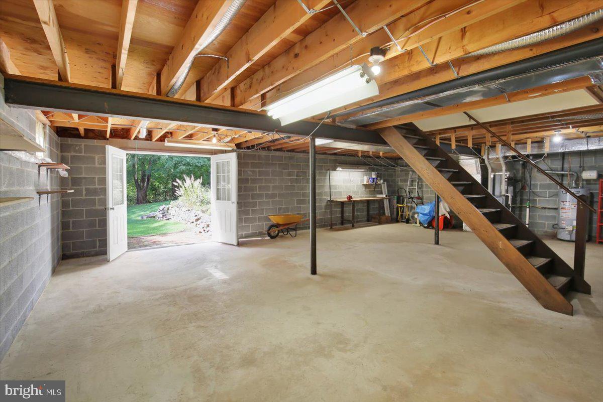 4674 Pheasant Run N Property Photo 31