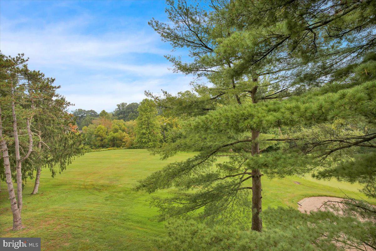 14-f Fairway Rd Property Photo 2