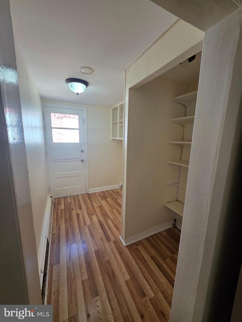 1137 Buttonwood St Property Photo 8