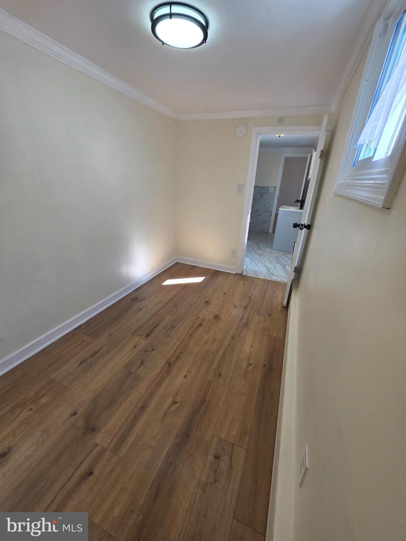 1137 Buttonwood St Property Photo 17