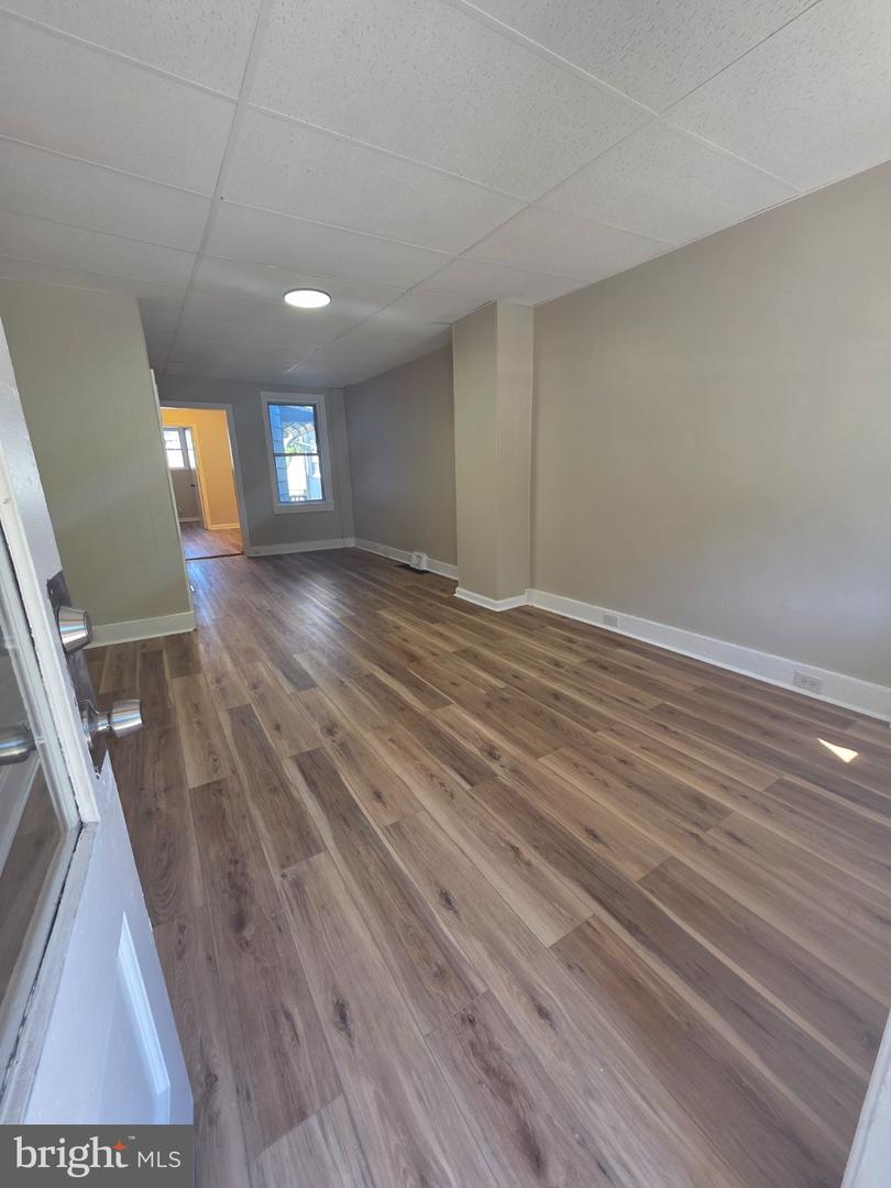 1245 Cotton St Property Photo 2