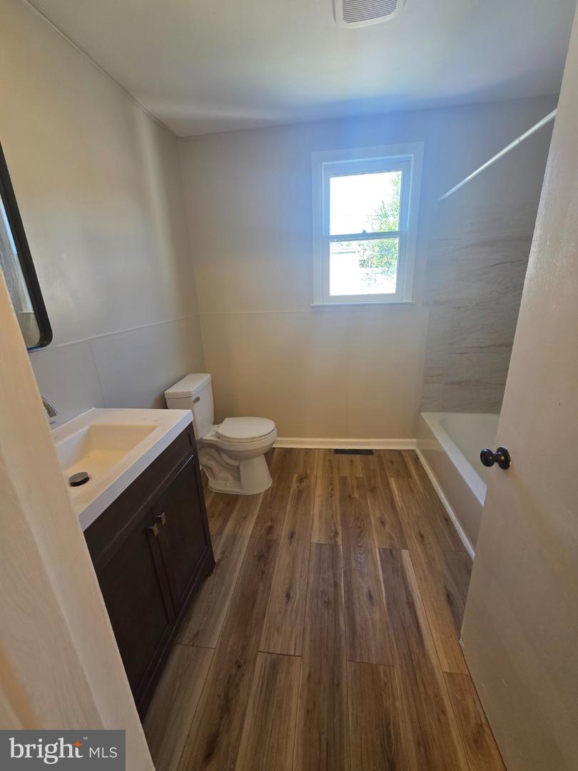 1245 Cotton St Property Photo 5