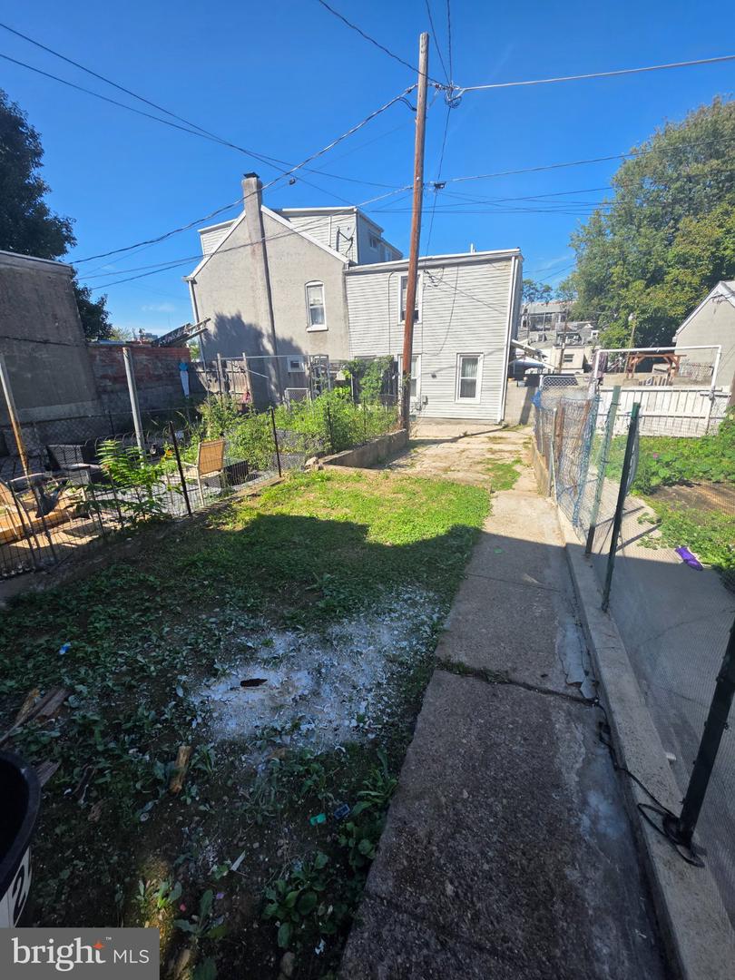 1245 Cotton St Property Photo 9