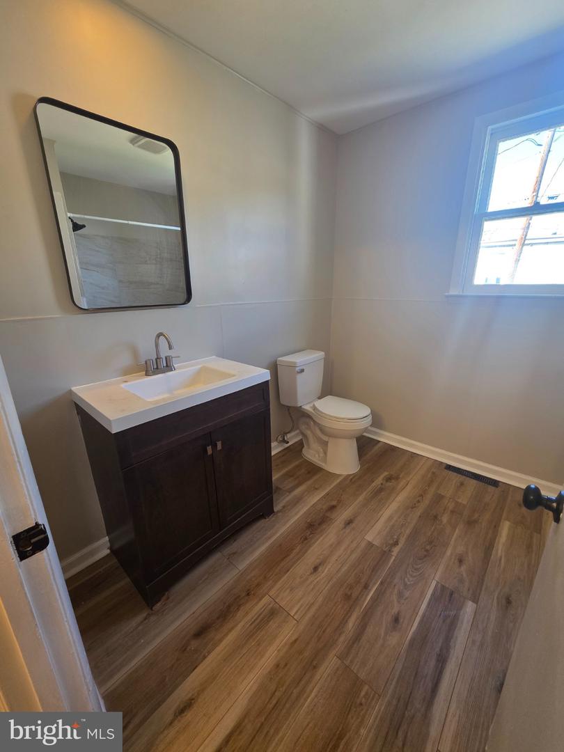 1245 Cotton St Property Photo 14