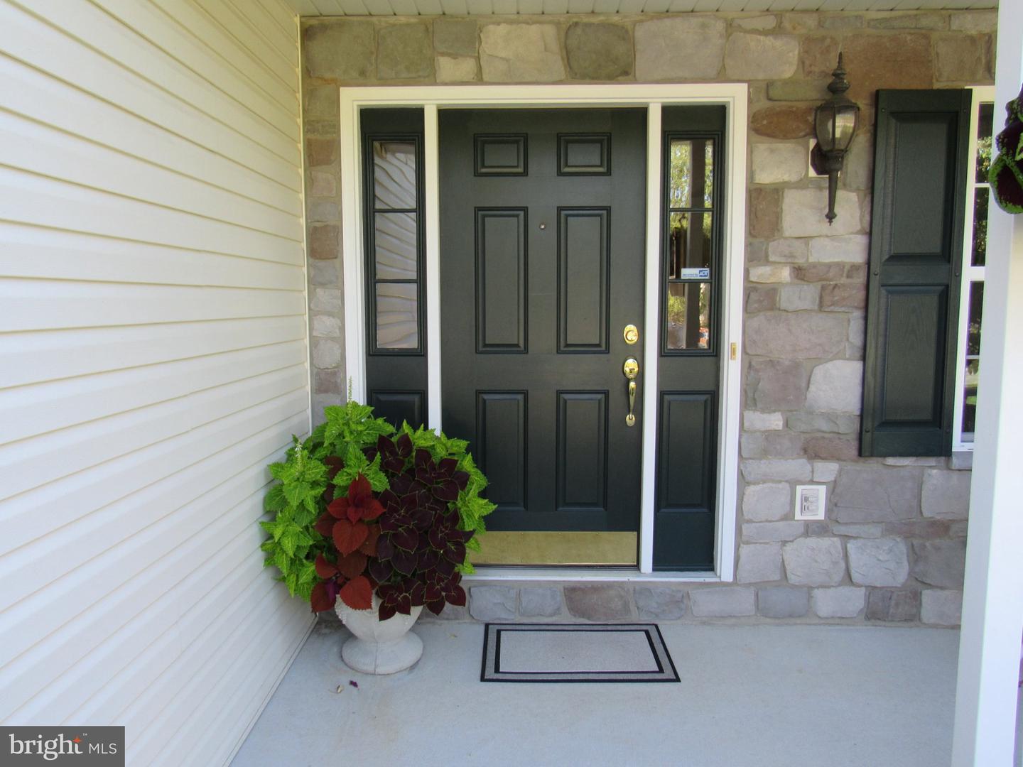1214 Stonehenge Dr Property Photo 6