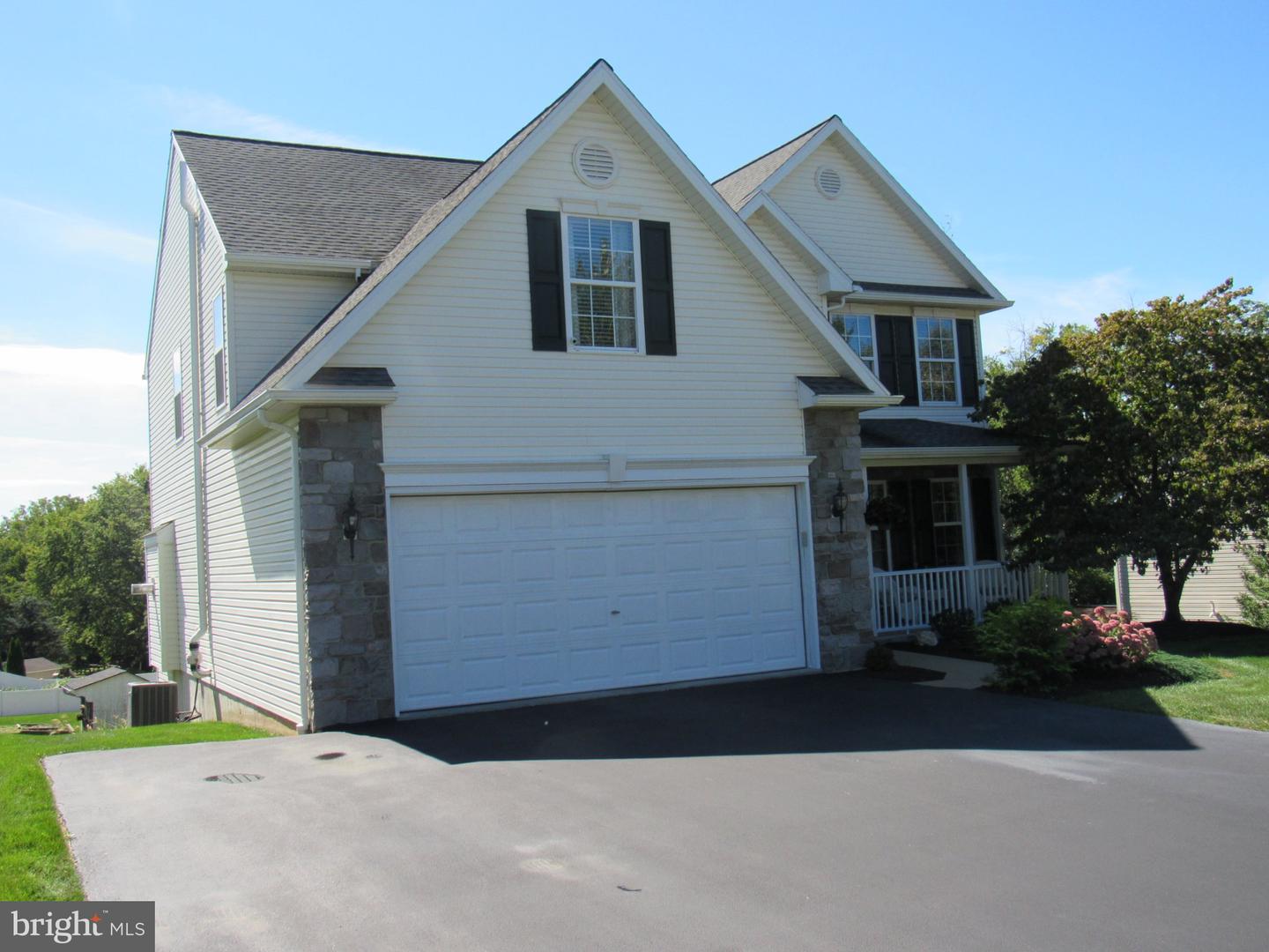 1214 Stonehenge Dr Property Photo 16