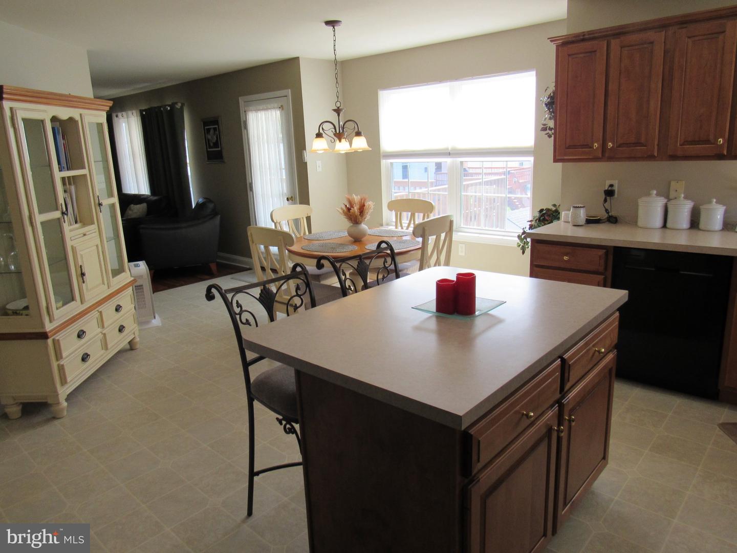 1214 Stonehenge Dr Property Photo 27