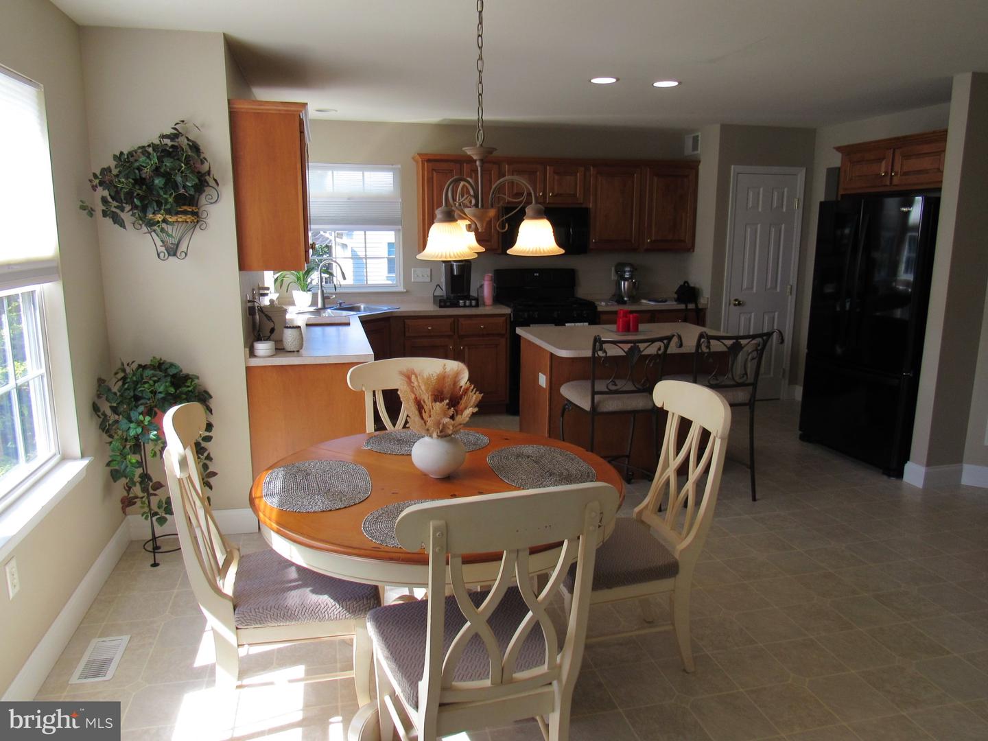 1214 Stonehenge Dr Property Photo 28