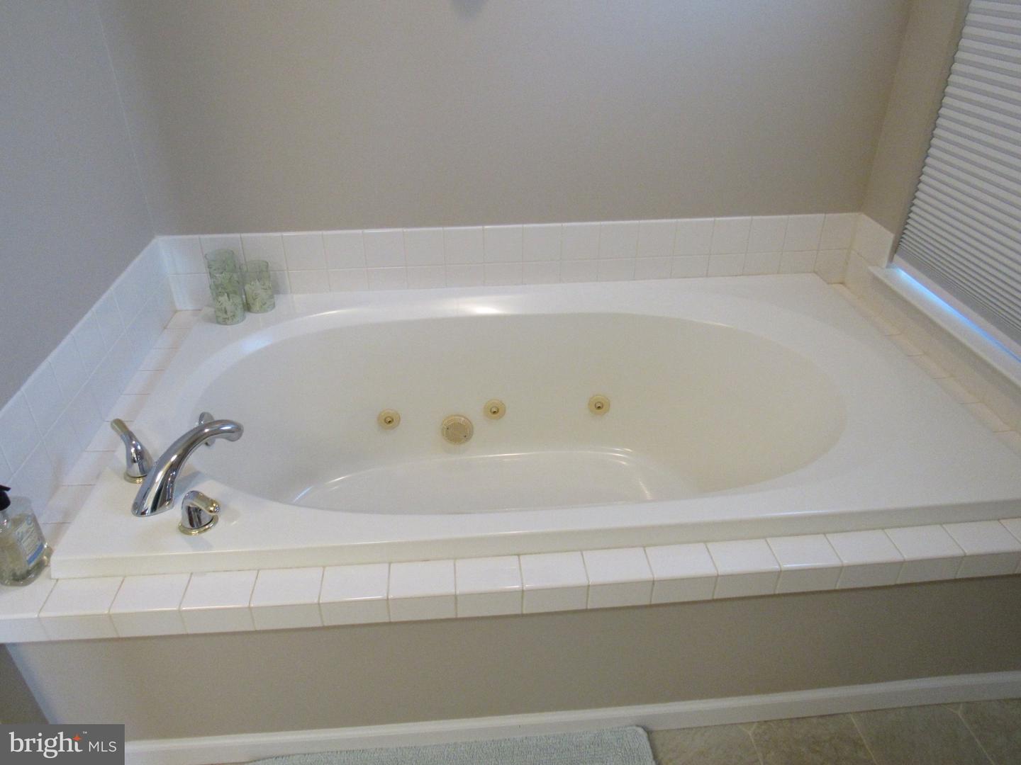 1214 Stonehenge Dr Property Photo 40