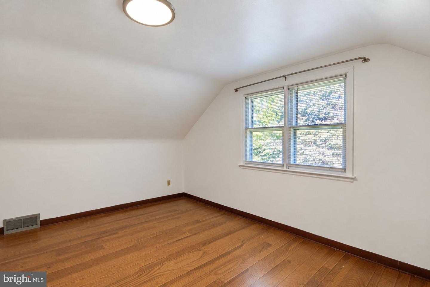 115 Woodland Rd Property Photo 16
