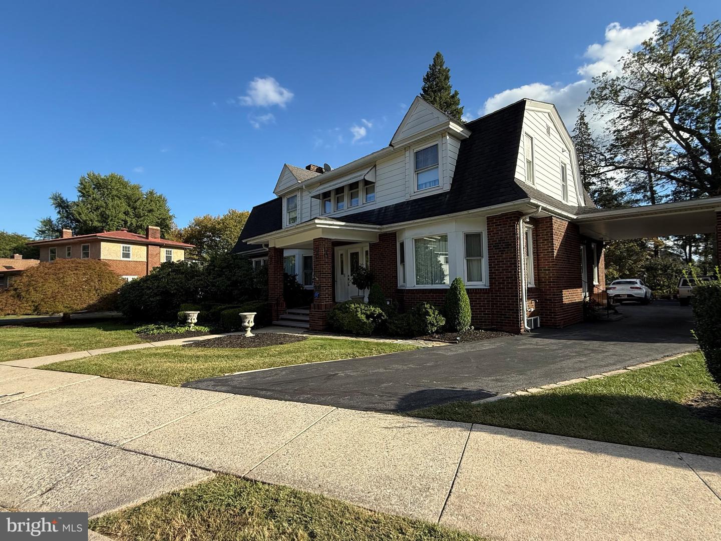 24 Upland Rd Property Photo 1