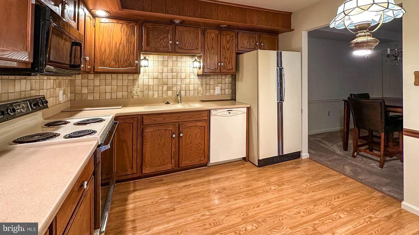 109 Valley Greene Cr Property Photo 8