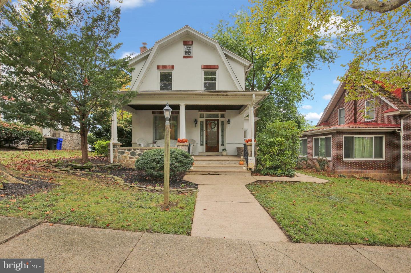 1608 Olive St Property Photo 1