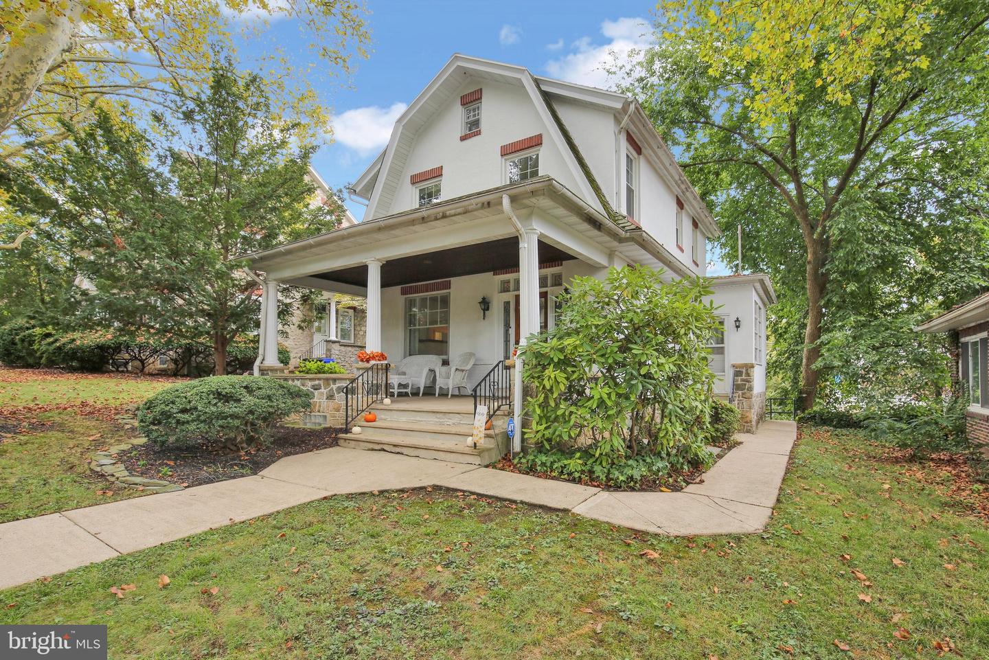 1608 Olive St Property Photo 2