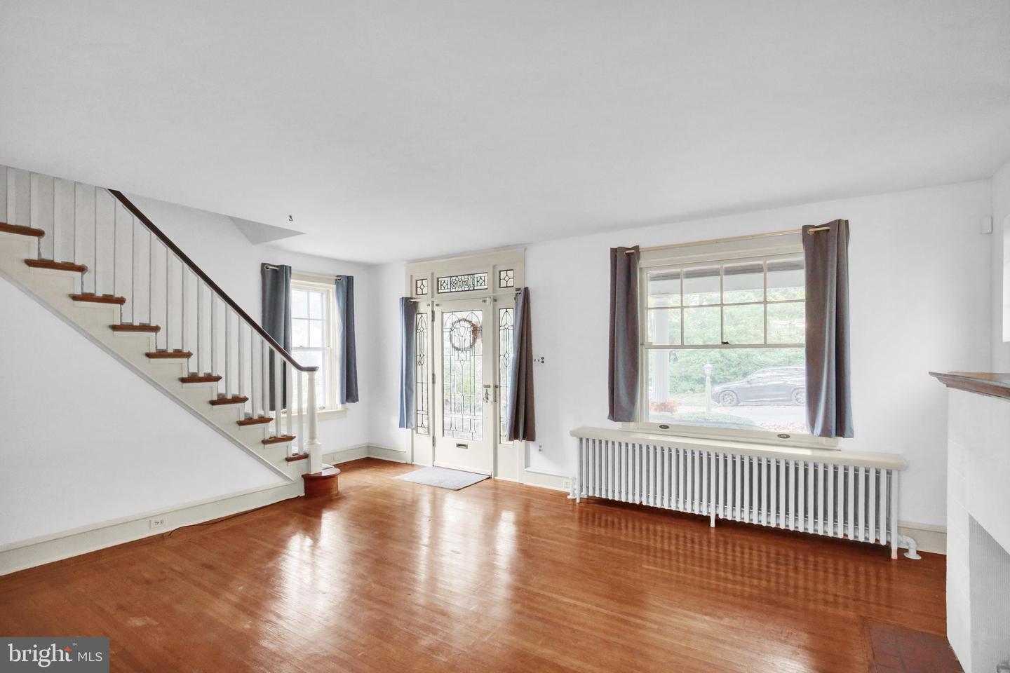 1608 Olive St Property Photo 6