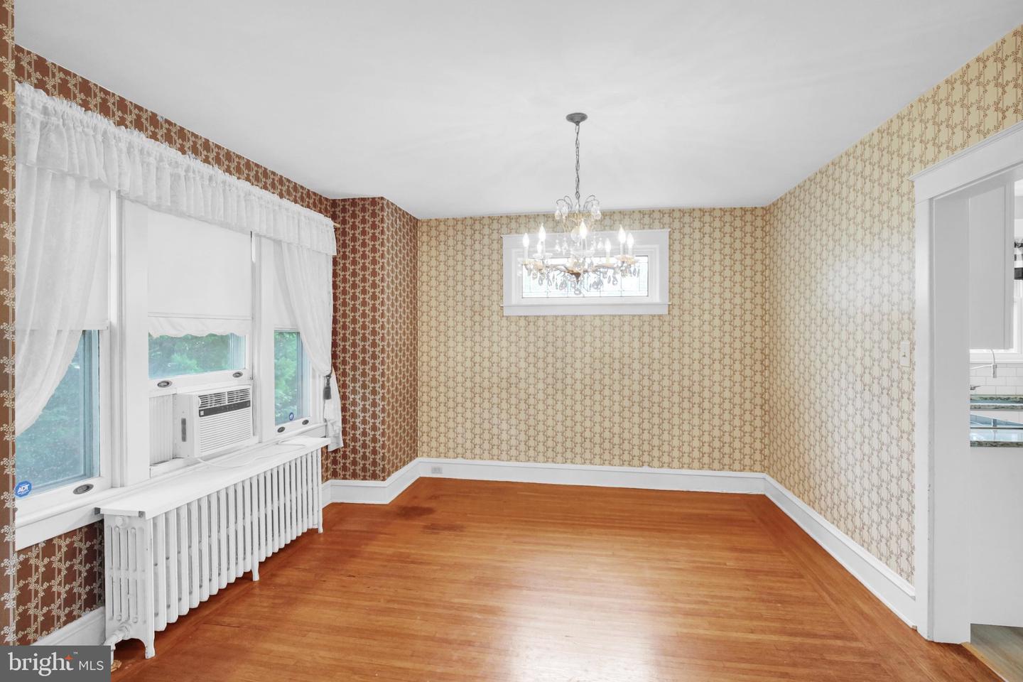1608 Olive St Property Photo 8