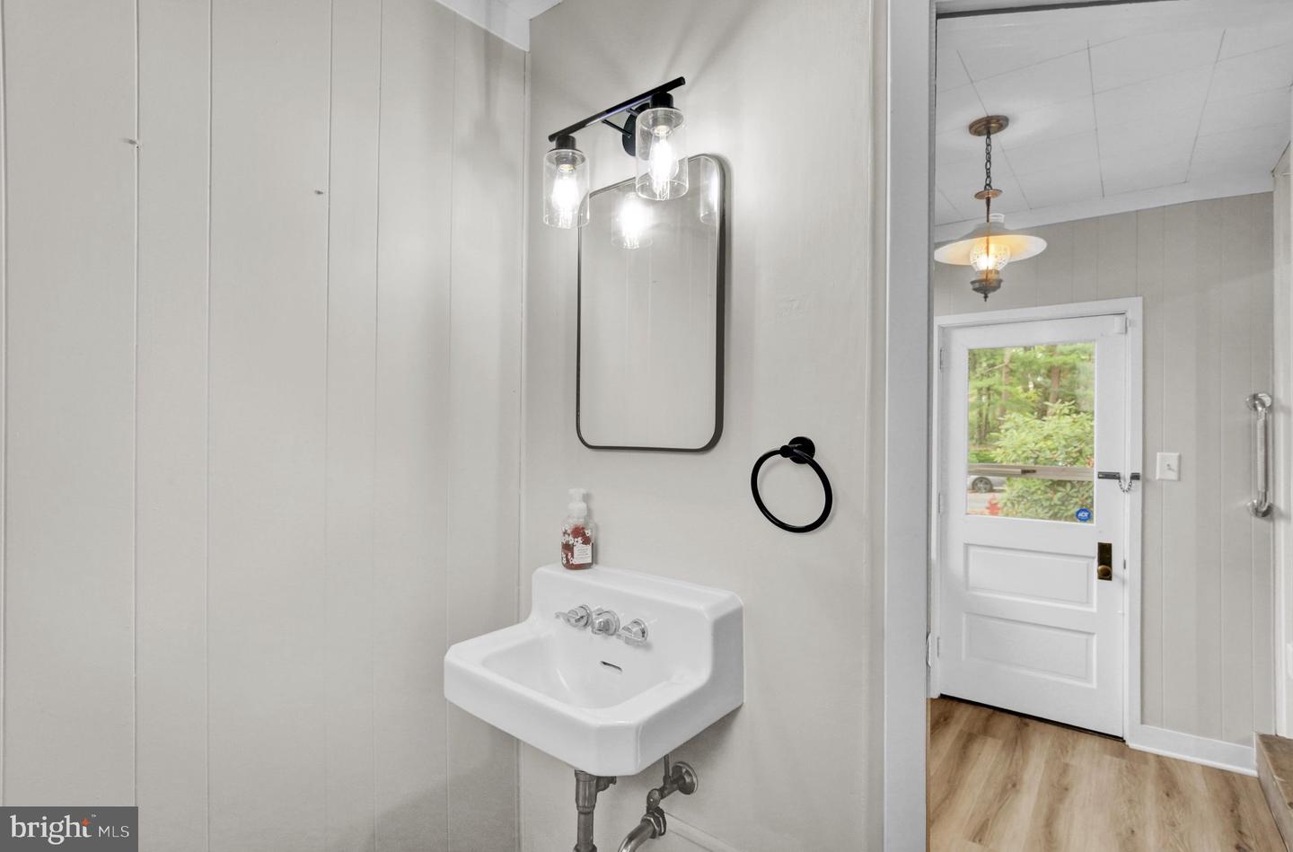1608 Olive St Property Photo 15