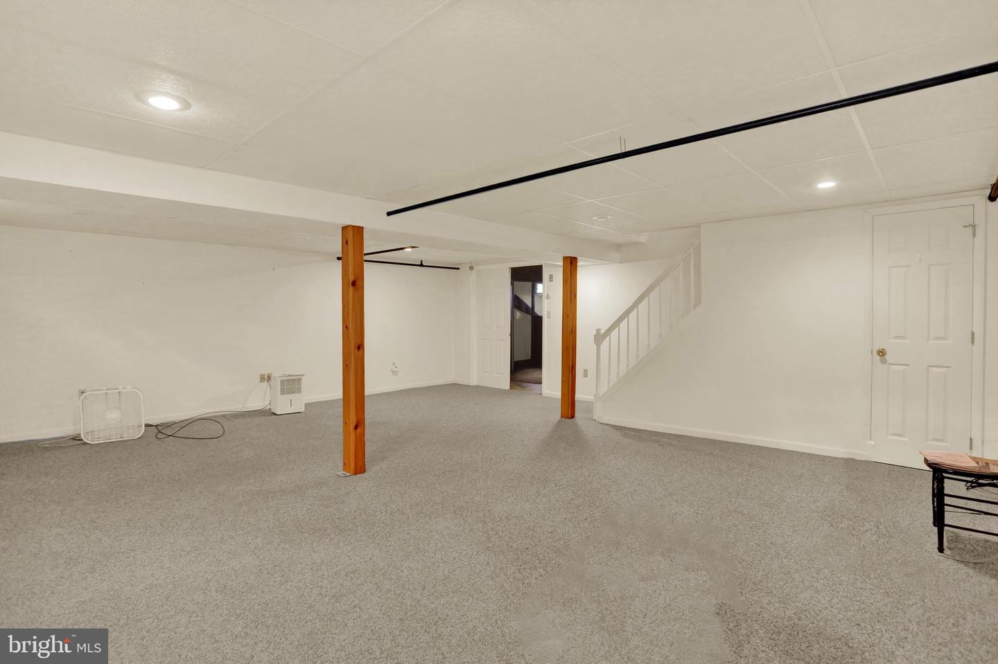 211 E Race St Property Photo 21