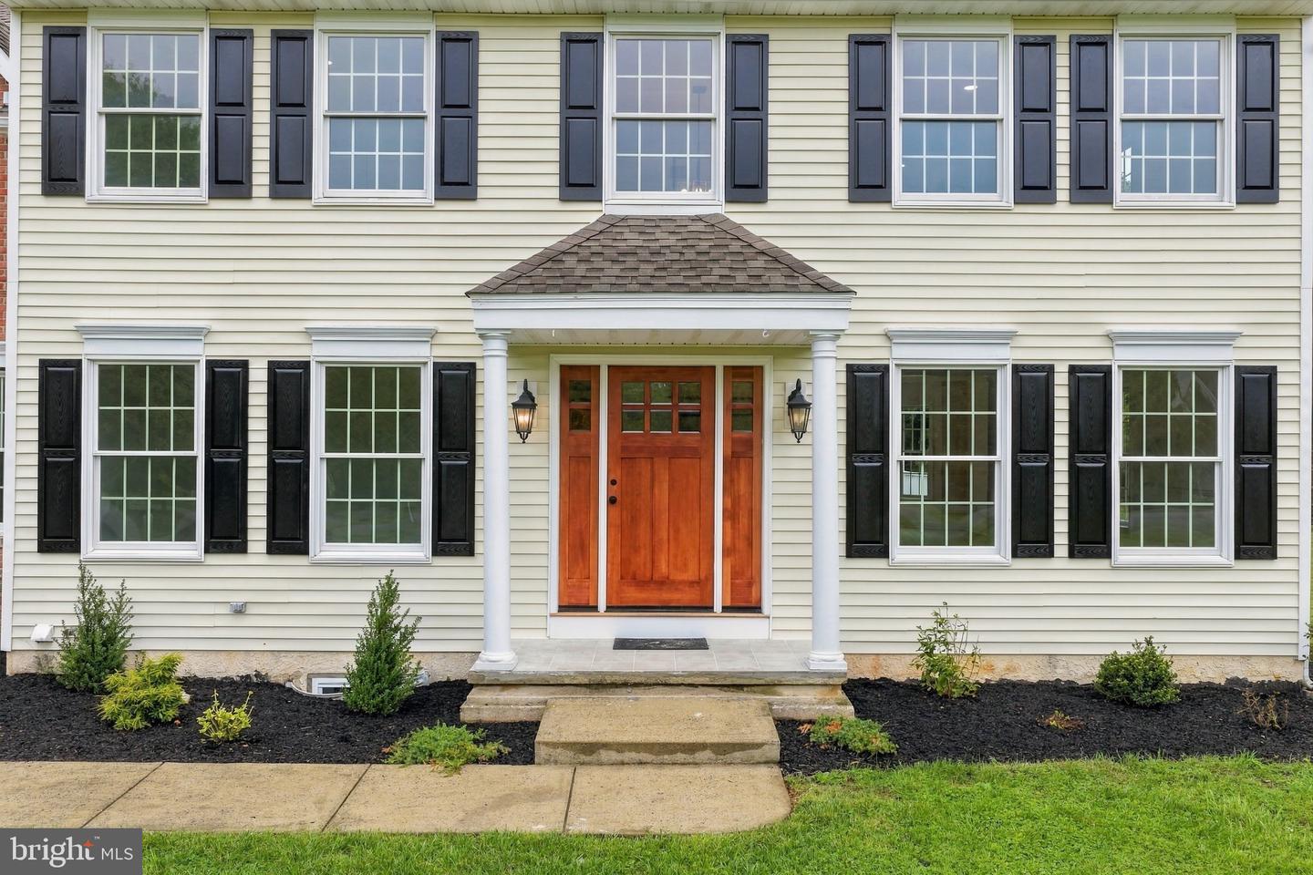 4 Schoolhouse Ln Property Photo 11