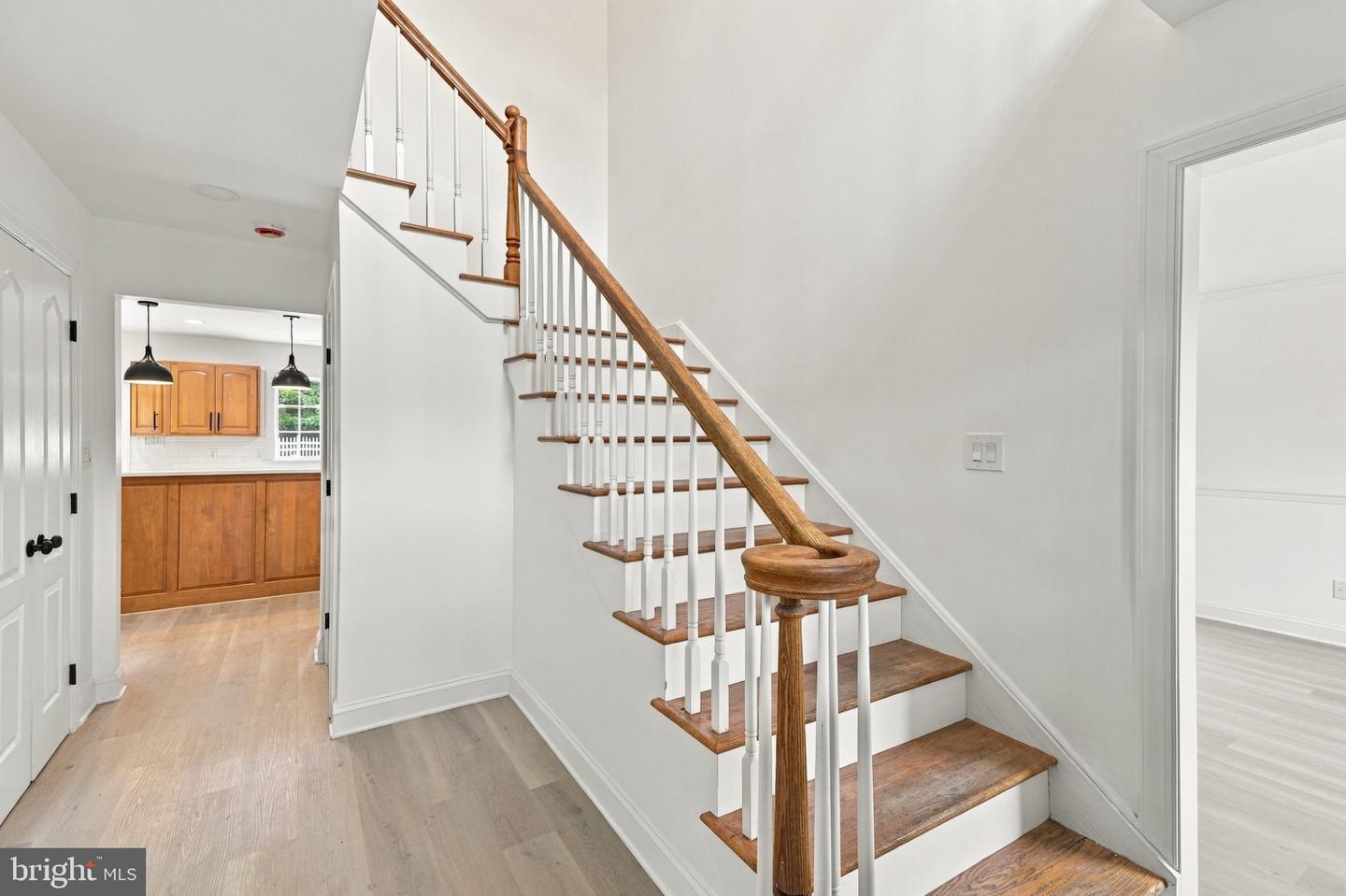 4 Schoolhouse Ln Property Photo 13