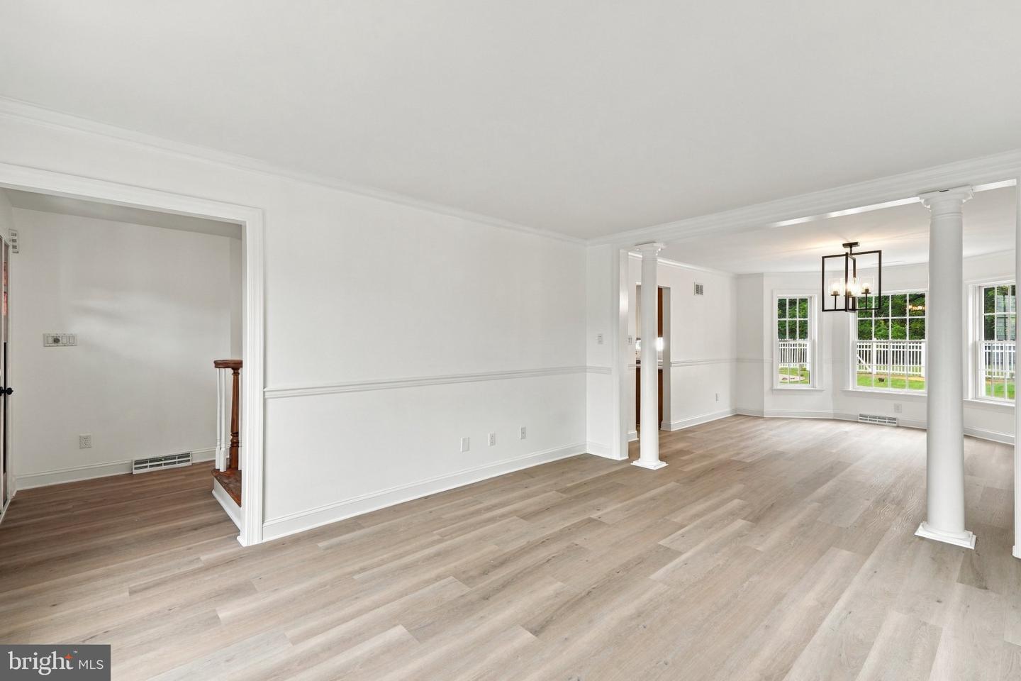 4 Schoolhouse Ln Property Photo 17