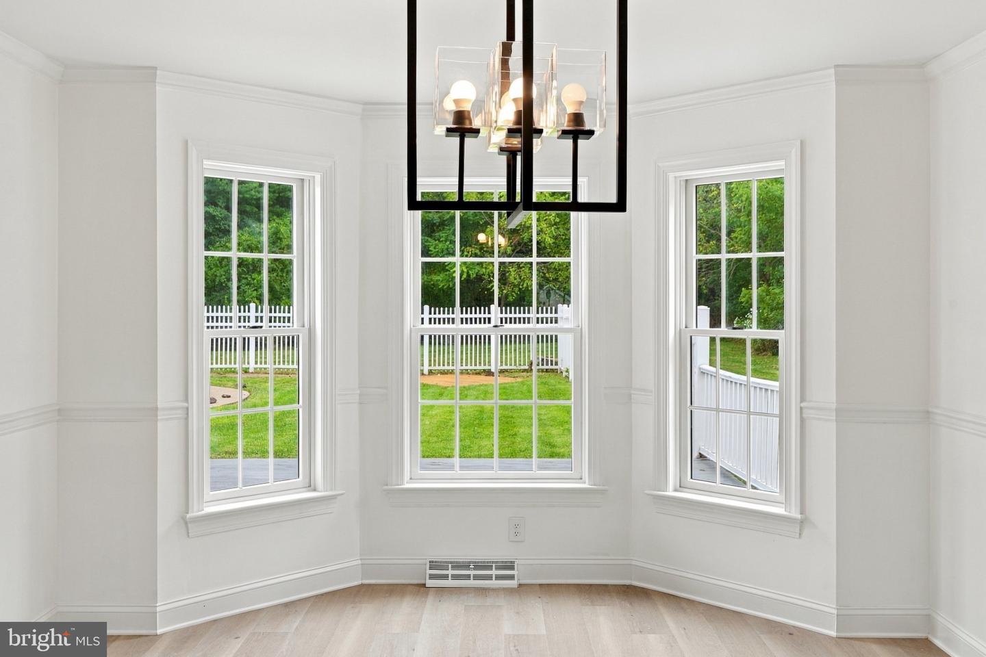4 Schoolhouse Ln Property Photo 20