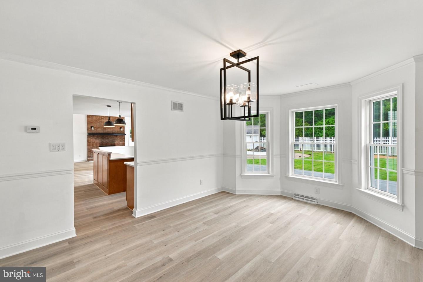 4 Schoolhouse Ln Property Photo 23