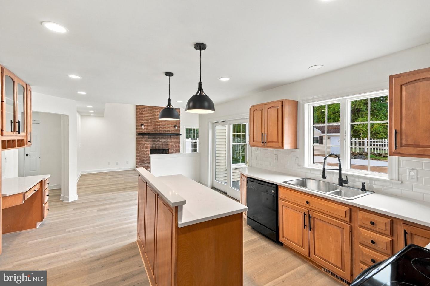 4 Schoolhouse Ln Property Photo 24