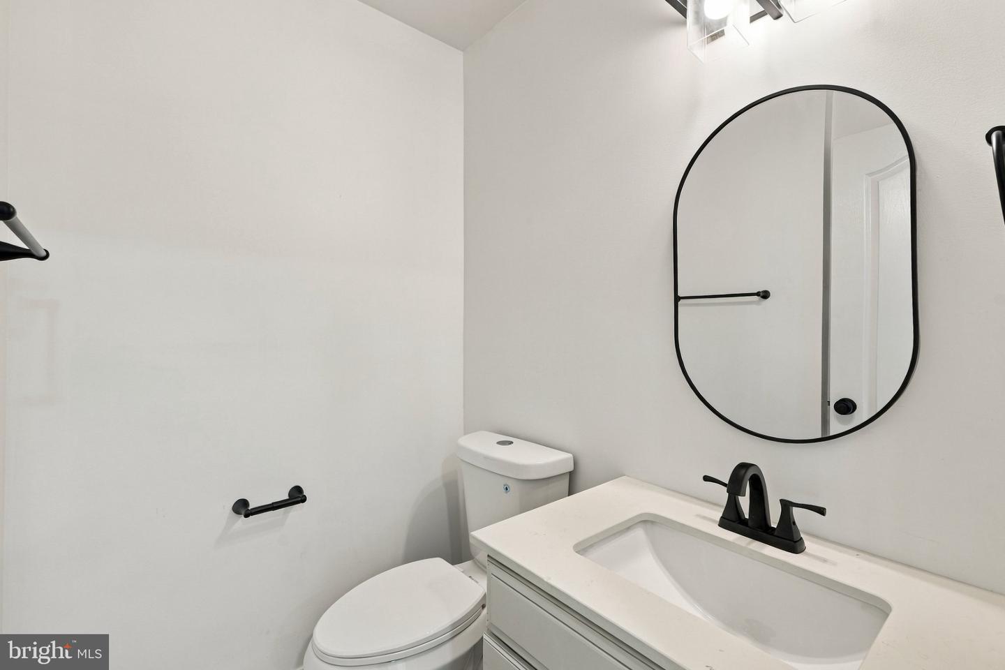 4 Schoolhouse Ln Property Photo 39
