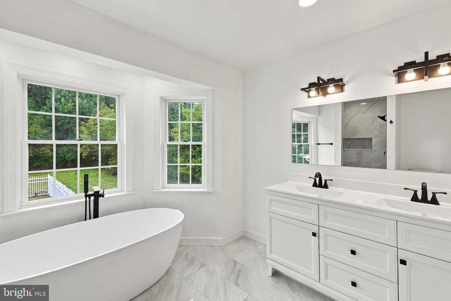 4 Schoolhouse Ln Property Photo 47